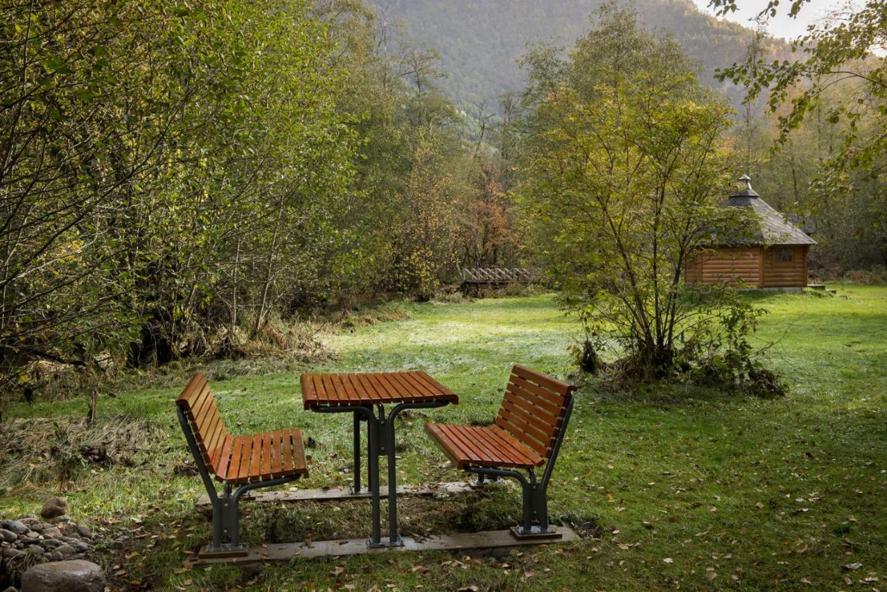 Forde Gjestehus Og Camping Екстер'єр фото